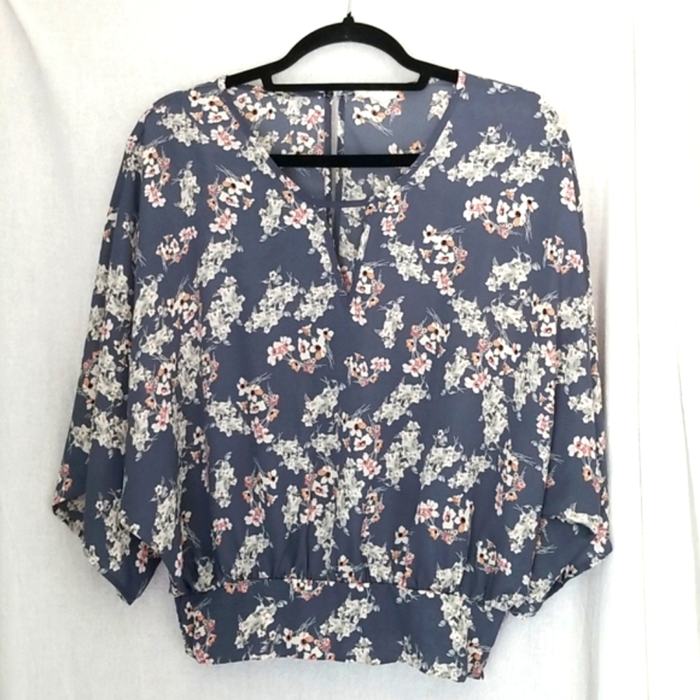 Sienna Sky top size medium new no tags.